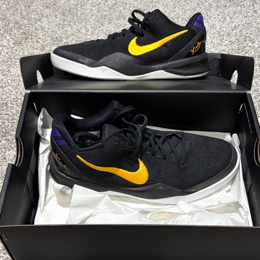 Nike Kobe VIII (GS) youth 6, black/university gold-white